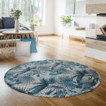 Round,Rug,In,Spacious,Apartment,Interior,With,Fireplace,And,Grey